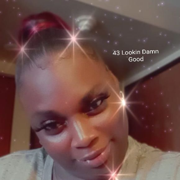 Profile Photo of Mzcoco Wright (@mzcoco77) on Poshmark