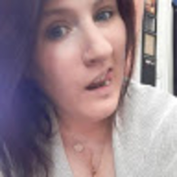 Profile Picture of Jessie Spalding (@jessie_lee_89) on Poshmark