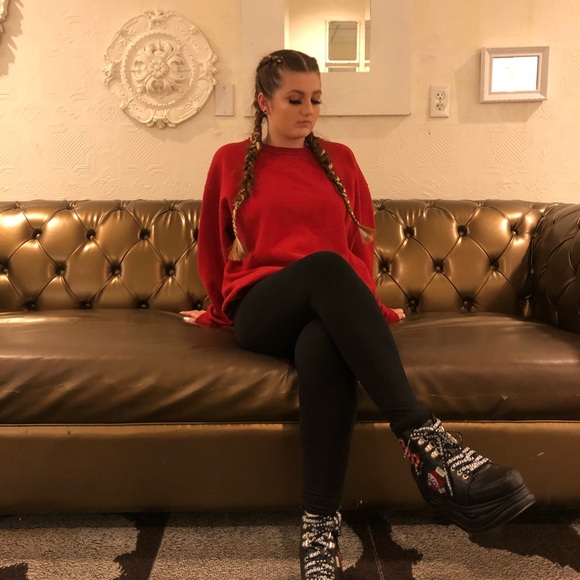 Profile Picture of Kate Jorgensen (@kateejorgensen) on Poshmark