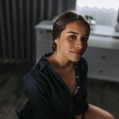 Profile Picture of Nicole  Estrada (@NicoleEstarda) on Twitter