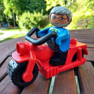 Profile Picture of John Tapley  💙  🇪🇺  🏍 (@Ricky_T_Stairs) on Twitter