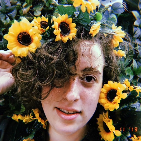 Profile Picture of Carly Manfre (@carlydmanfre) on Poshmark