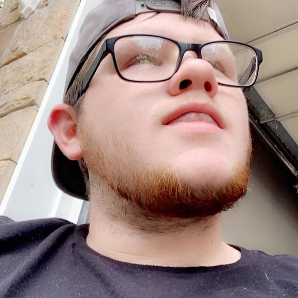 Profile Picture of Corey Thomas (@coreythomas369) on Poshmark