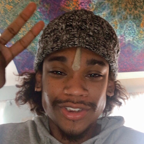 Profile Picture of Andrew Patrick (@andy_pat13) on Poshmark