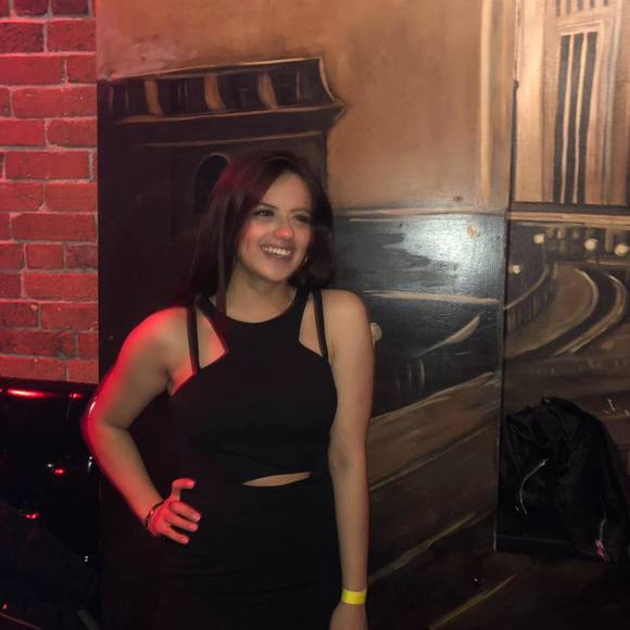 Profile Picture of Ivanna Gutierrez (@ivannagutierrez) on Poshmark