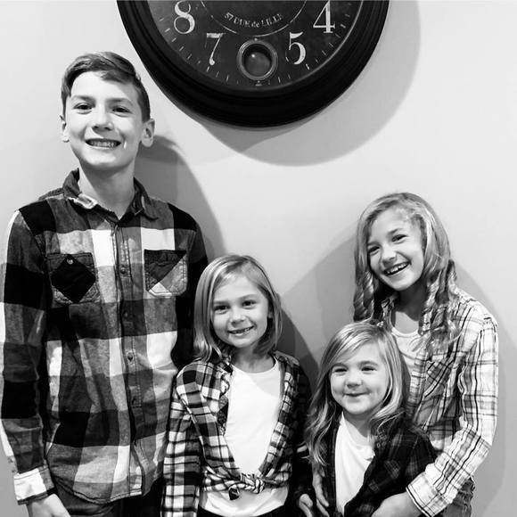 Profile Picture of Kim Ridge likins (@kjlikins) on Poshmark