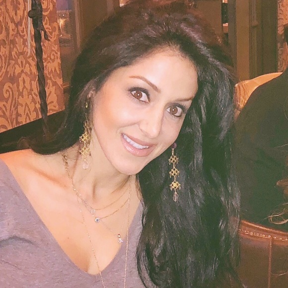 Profile Picture of Ladan Mirzadeh (@ladanm) on Poshmark