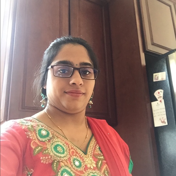 Profile Picture of Rachna Patel (@rachnapatel28) on Poshmark