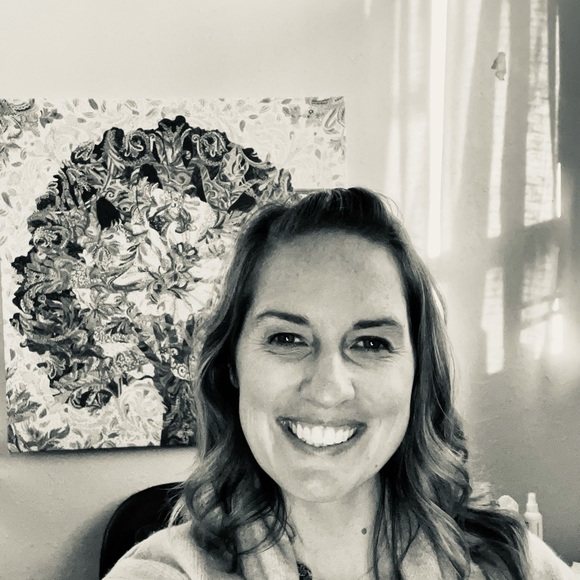 Profile Picture of Alexandria Rodenbeek (@arodenbeek) on Poshmark