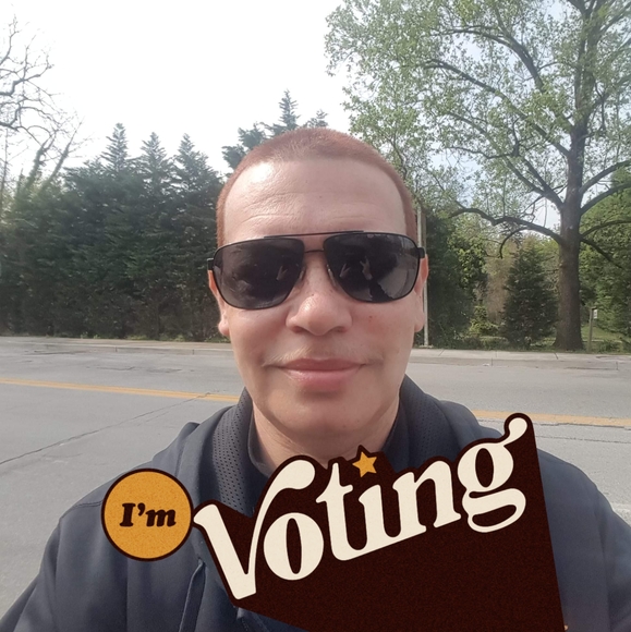 Profile Picture of David Rose (@davidrose30) on Poshmark