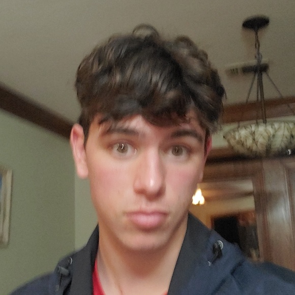 Profile Picture of Robin Portenier (@robrob777) on Poshmark