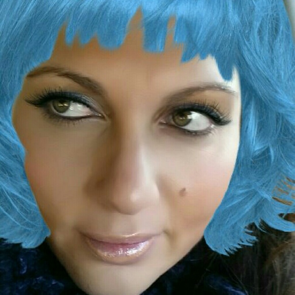 Profile Picture of Zorina Reznikov (@zorina78) on Poshmark