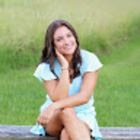 Profile Picture of Megan Denery (@mdenery) on Poshmark