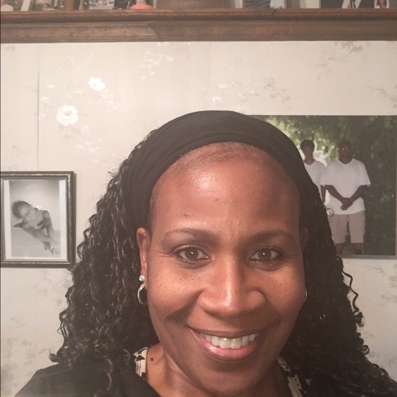 Profile Picture of Rosa Cline (@rclcline) on Poshmark