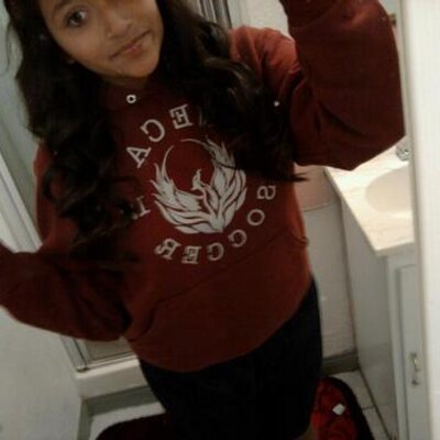 Profile Picture of vivian acosta (@viv_3618) on Twitter