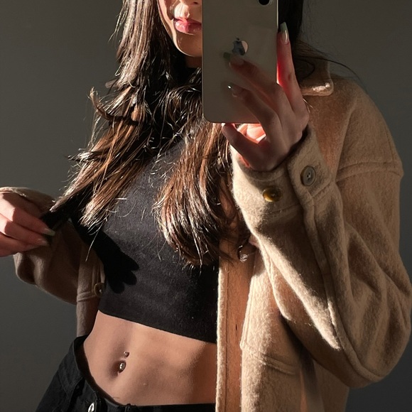 Profile Picture of Sophia Muccilli (@sophiamuccilli) on Poshmark