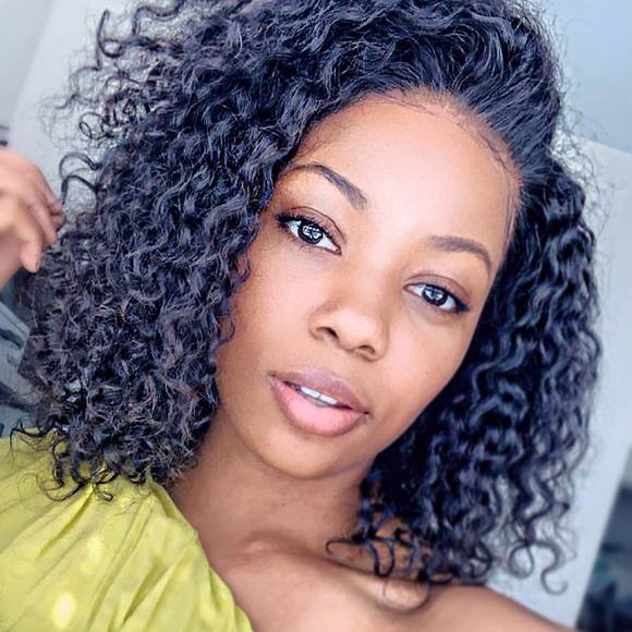 Profile Picture of Denia Taylor (@dztaylor) on Poshmark