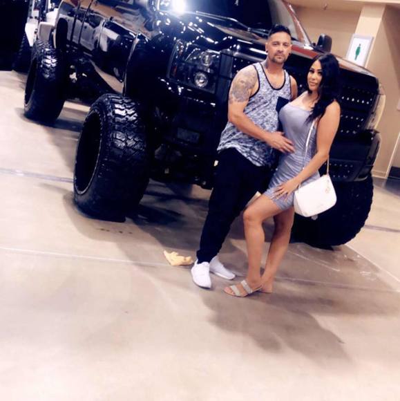 Profile Picture of Haley Ammons (@ammonshaley) on Poshmark