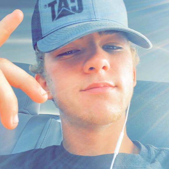 Profile Picture of Tyler Cantwell (@tylercantwell14) on Poshmark