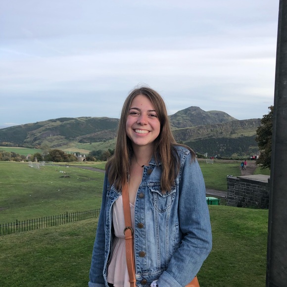 Profile Picture of Jocelyn Mendes (@jmendes21) on Poshmark