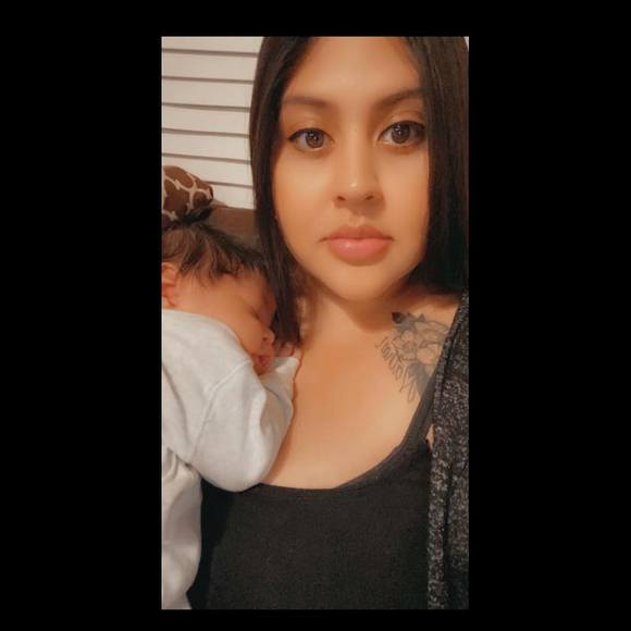 Profile Picture of Glory Servin (@glory2166) on Poshmark