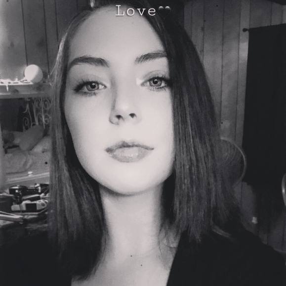 Profile Picture of Kyleigh Oconnor (@kyleighoconnor) on Poshmark