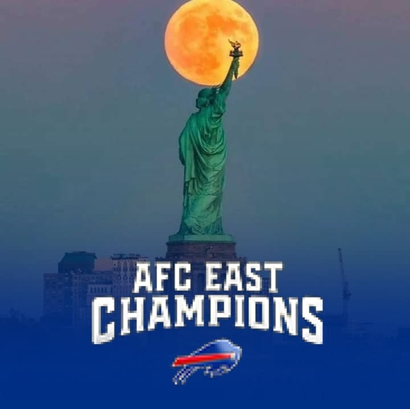 Profile Picture of Dhiyaa Yonnis (@deaa494) on Poshmark