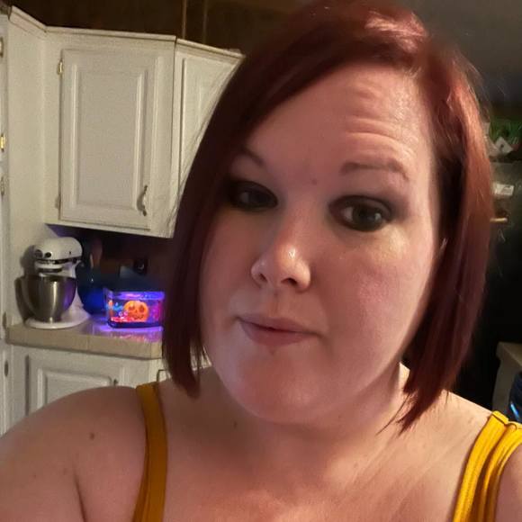 Profile Picture of Ashlee Conway (@ashleejc89) on Poshmark