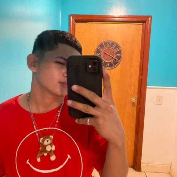 Profile Picture of Daniel Daniel (@danielmelgar951) on Poshmark