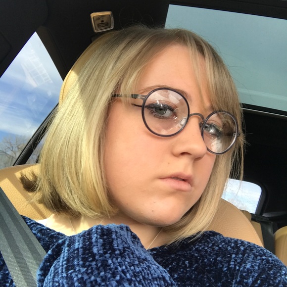 Profile Picture of Jillian Moses (@jilly_maree) on Poshmark