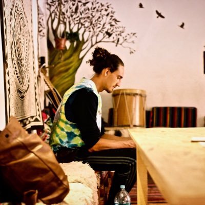 Profile Picture of Mitch Hash (@sitwithmitch) on Twitter