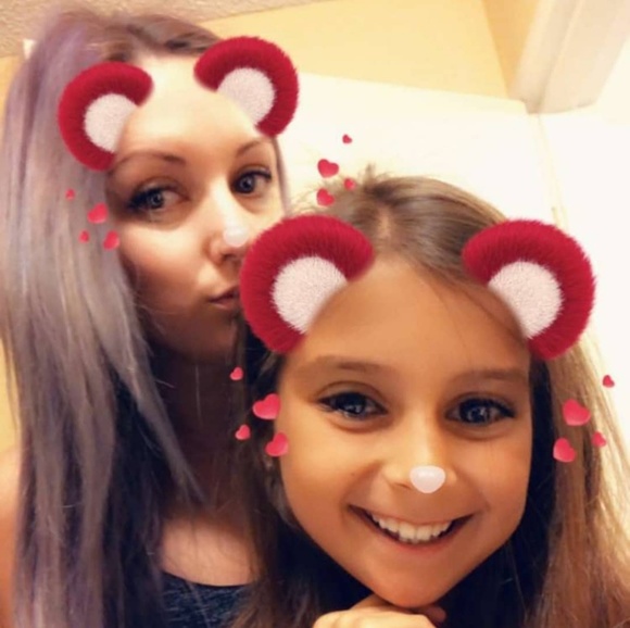 Profile Picture of Amy Shelp (@sh3lpgirly) on Poshmark