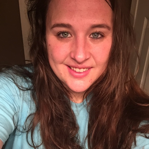 Profile Picture of Melissa Danenhauer (@mdanenhauer) on Poshmark
