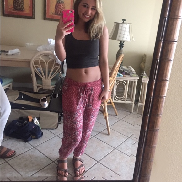 Profile Picture of Savannah Gill (@savannahgill_) on Poshmark