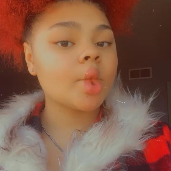 Profile Picture of Christiyanna Beene (@christiyannab) on Poshmark