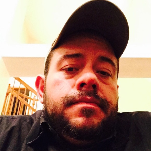 Profile Picture of Emilio Bellizzia (@ebellizzia) on Poshmark