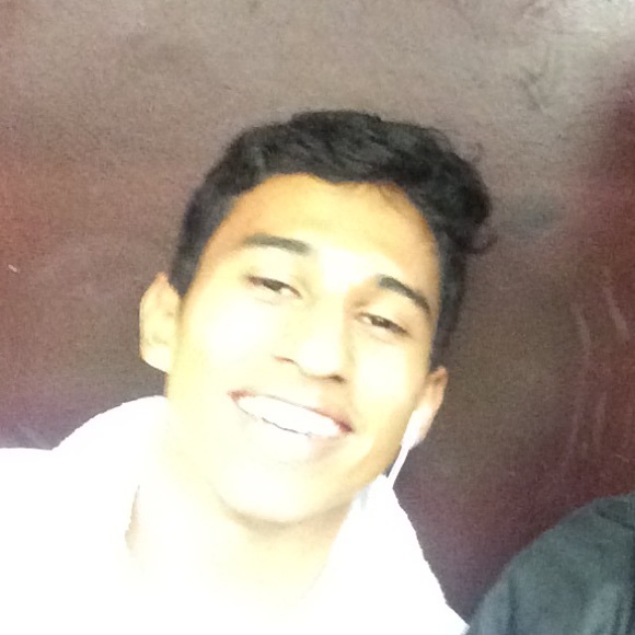 Profile Picture of Daniel Rosado (@rosadodr) on Poshmark