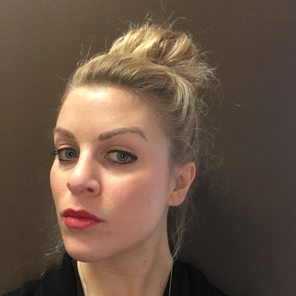 Profile Picture of Amanda Reichel (@amandareichel) on Poshmark