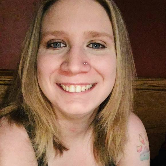 Profile Picture of Brittany Mierzejewski (@mierzbm) on Poshmark