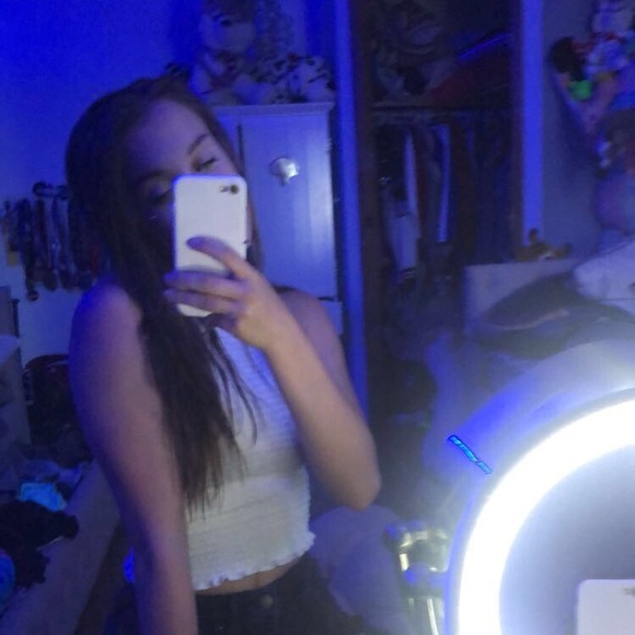 Profile Picture of Madison Habiger (@madih0217) on Poshmark