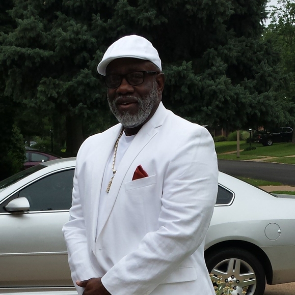 Profile Picture of Jimmie Davis (@jimmiedavis839) on Poshmark