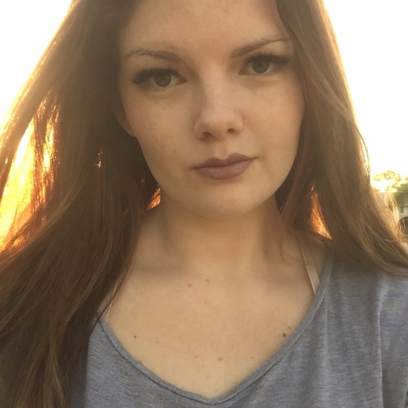 Profile Picture of Brianna Addison (@baddison11) on Poshmark