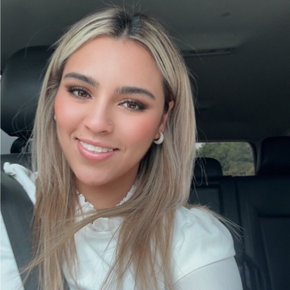 Profile Picture of Norma Villarreal (@norma121303) on Poshmark
