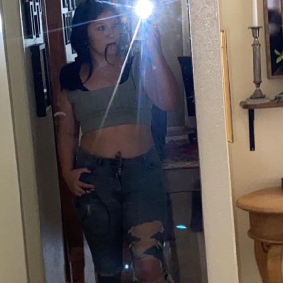 Profile Picture of Danika Cameron (@danikacameron) on Poshmark