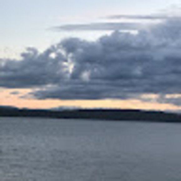 Profile Picture of Hannah Duffell (@hannahduffell7) on Poshmark