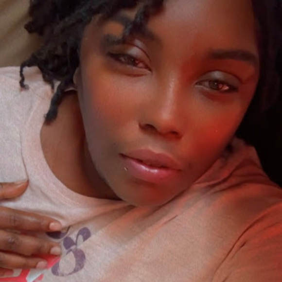 Profile Picture of Bernice Mcnair (@bernice91287) on Poshmark