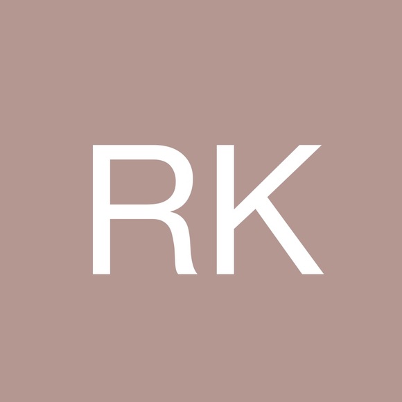 Profile Picture of Ruth Keifer (@rukei) on Poshmark