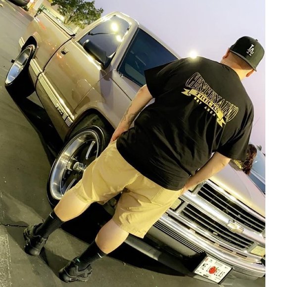 Profile Picture of Adam Nunez (@adamnunez744) on Poshmark