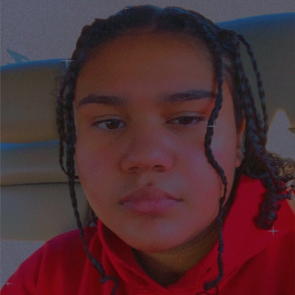 Profile Picture of Davida Biggers (@davidabiggers) on Poshmark