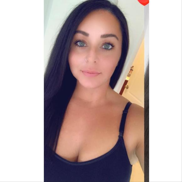 Profile Picture of Danielle Berkowitz (@danielle8311) on Poshmark